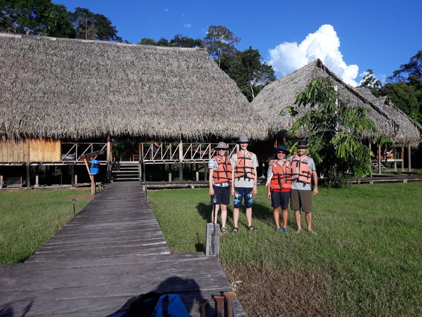 Aguas Negras River Lodge Puerto Montufar Εξωτερικό φωτογραφία
